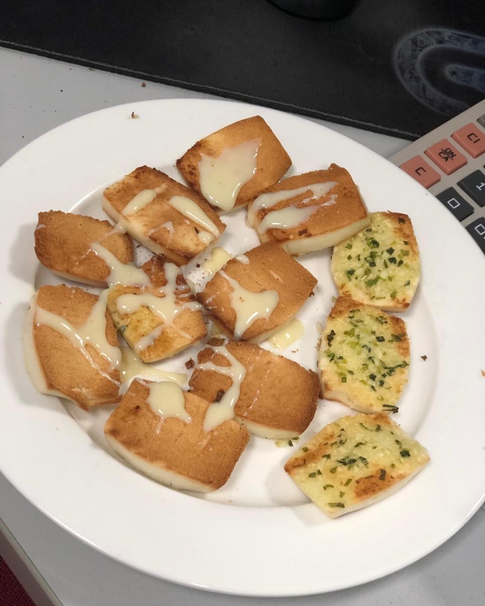 易上手烤黄金牛奶馒头片加自制炼奶