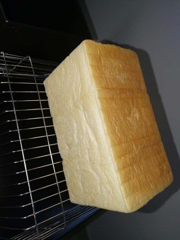 软到拿不起来的生吐司