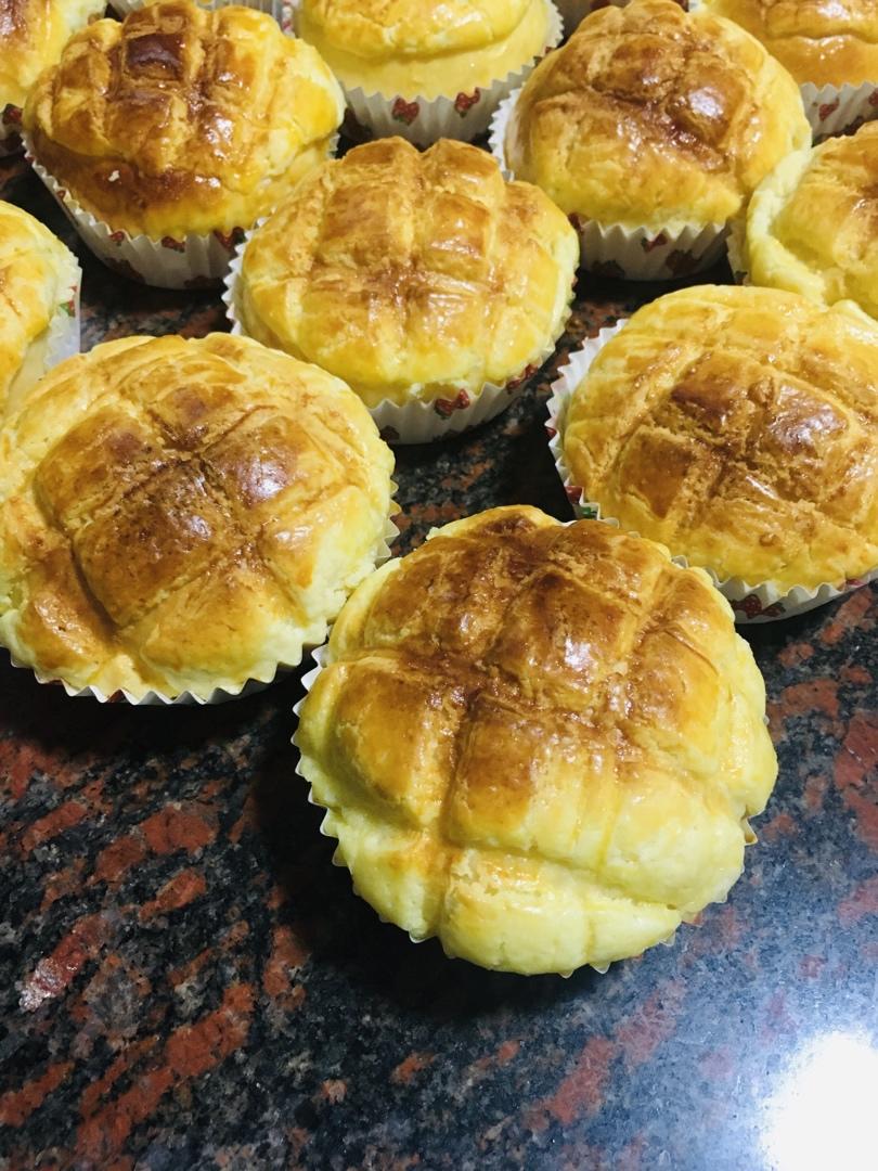 好吃到炸裂的港式菠萝包（附带制作酥皮的小视频）