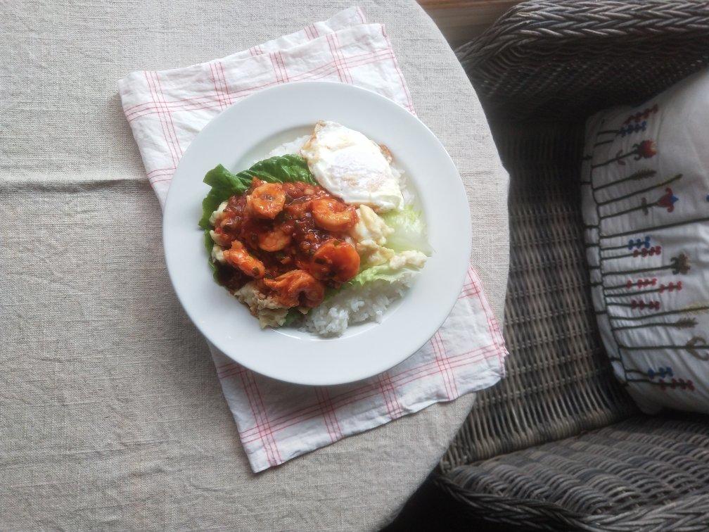 超下饭！干烧虾仁滑蛋丼饭