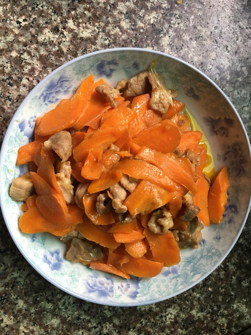 胡萝卜炒肉片