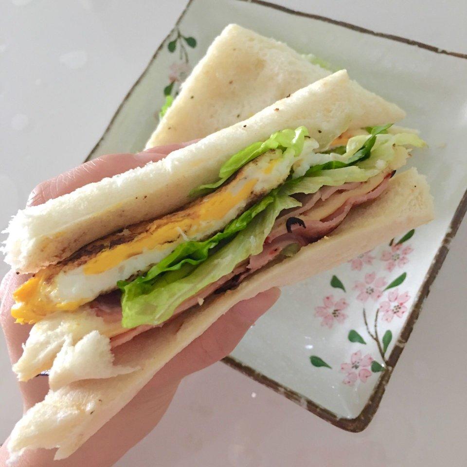火腿芝士蛋三文治
