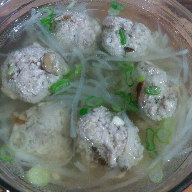 【10分钟系列】白萝卜豆腐圆子汤