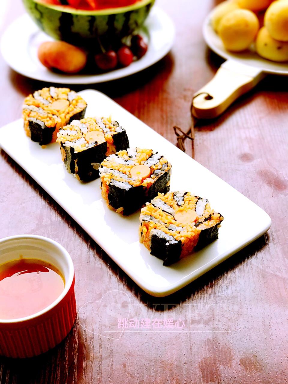 浓妆丄演做的木鱼花香松花朵寿司