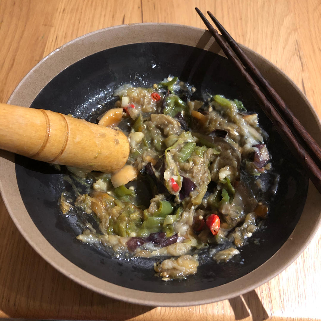 擂辣椒皮蛋茄子