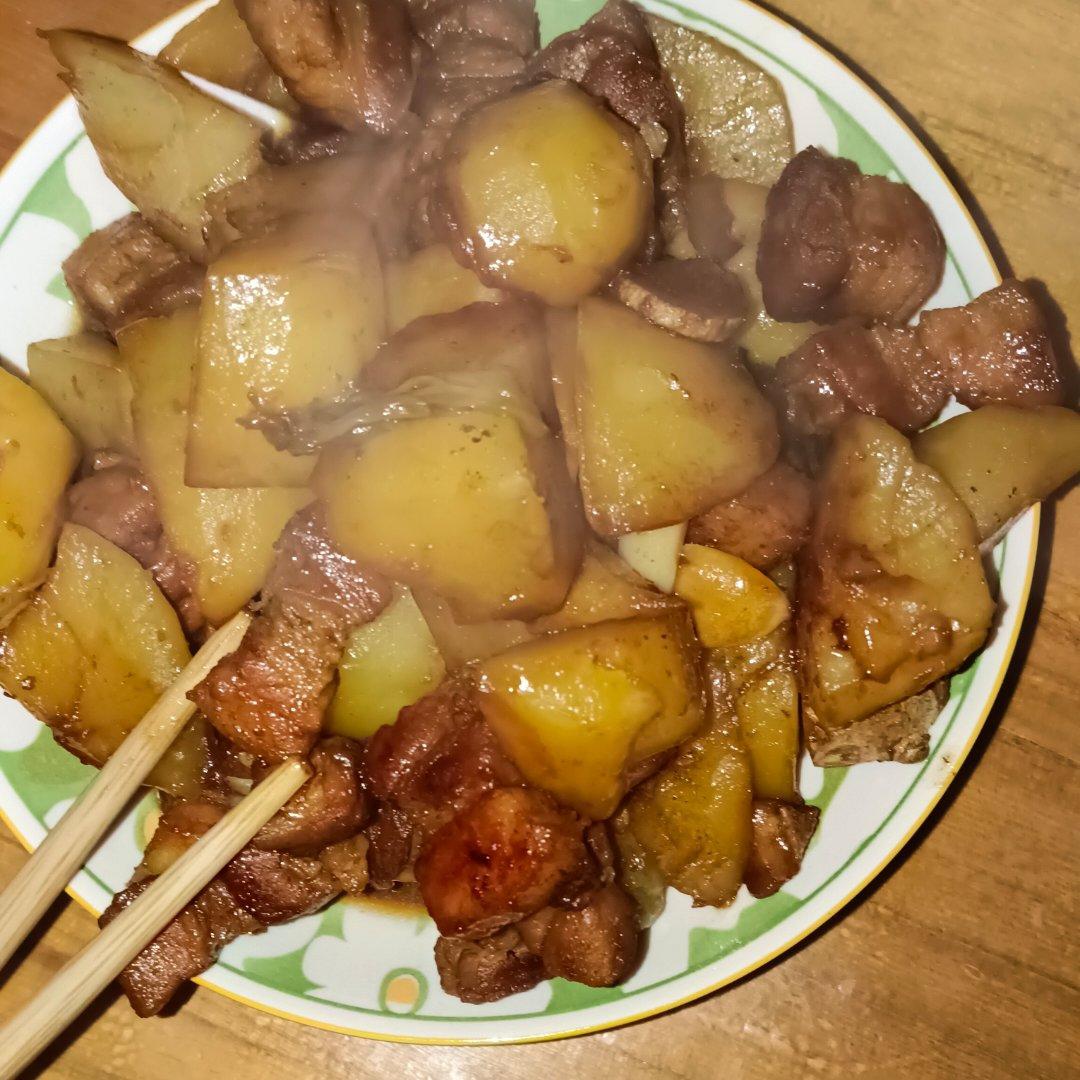 红烧肉炖土豆（丝毫不腻）