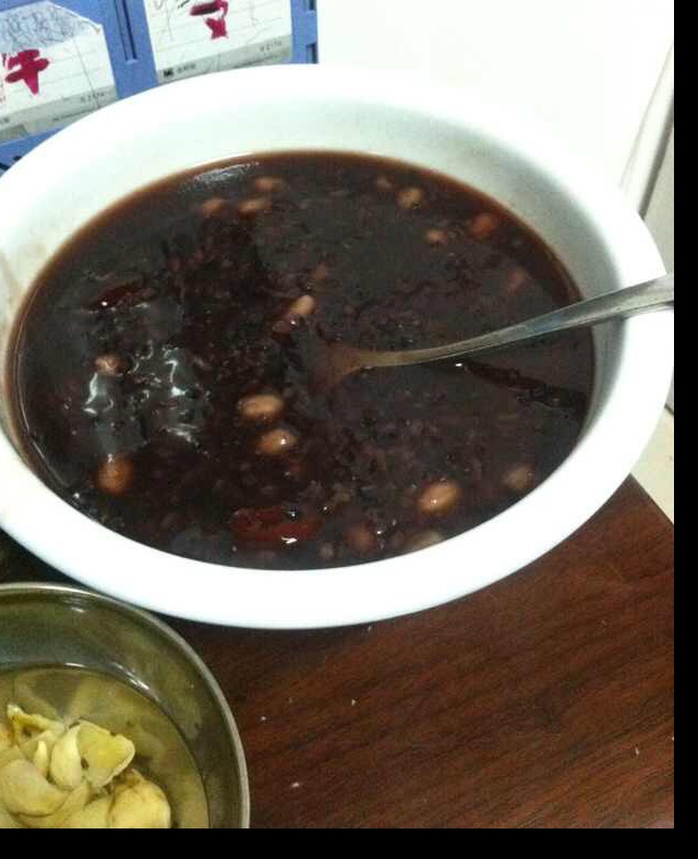 花生红枣黑米粥