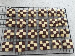 可爱的棋子饼干-Checkerboard Cooikes的做法 步骤3