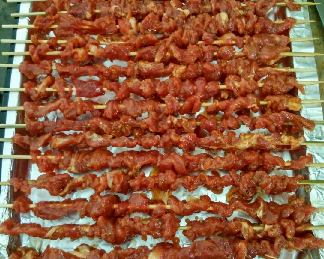 电烤箱烤羊肉串