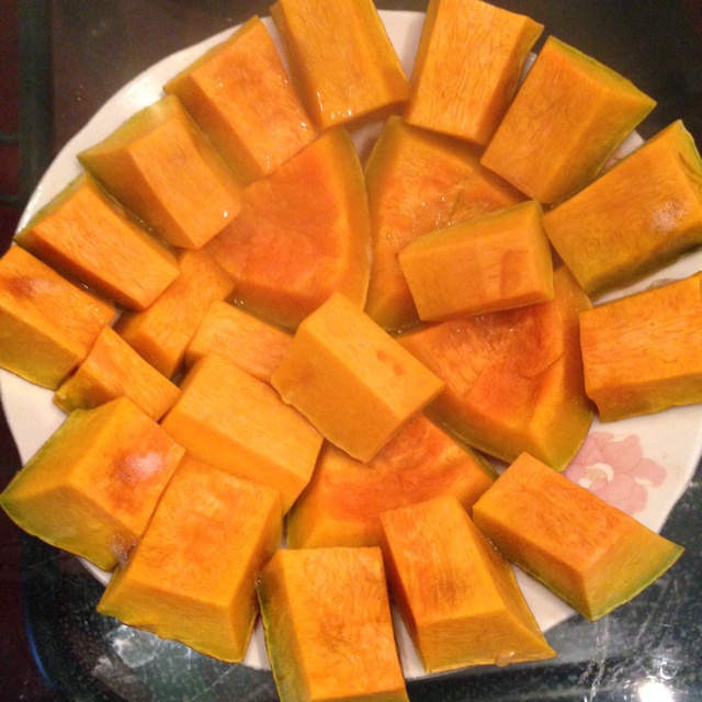 蜡笔小胖子做的微波炉蒸南瓜