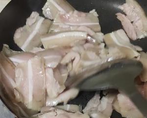 尖椒回锅肉的做法 步骤2