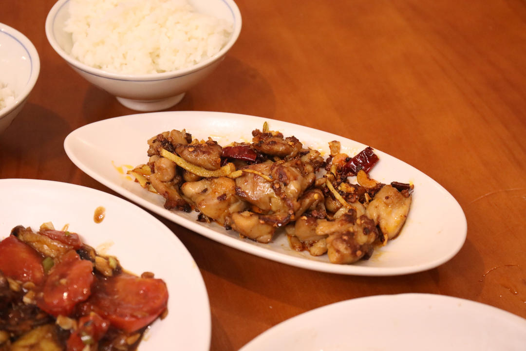 外酥里嫩麻辣鲜香～辣子鸡丁