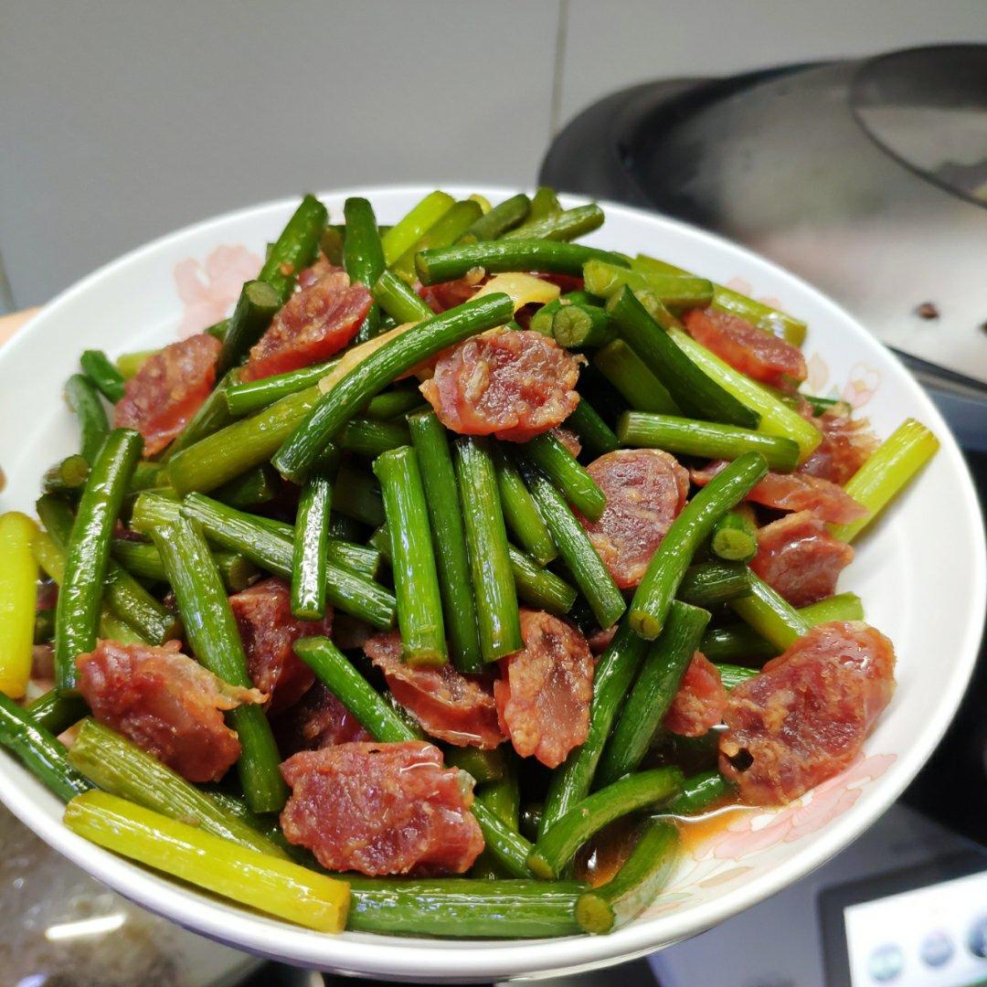 小美版蒜苔炒香肠