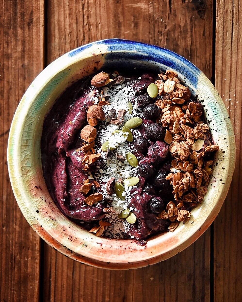 超火的Açaí Bowl（阿萨伊果smoothie bowl）｜夏日早餐