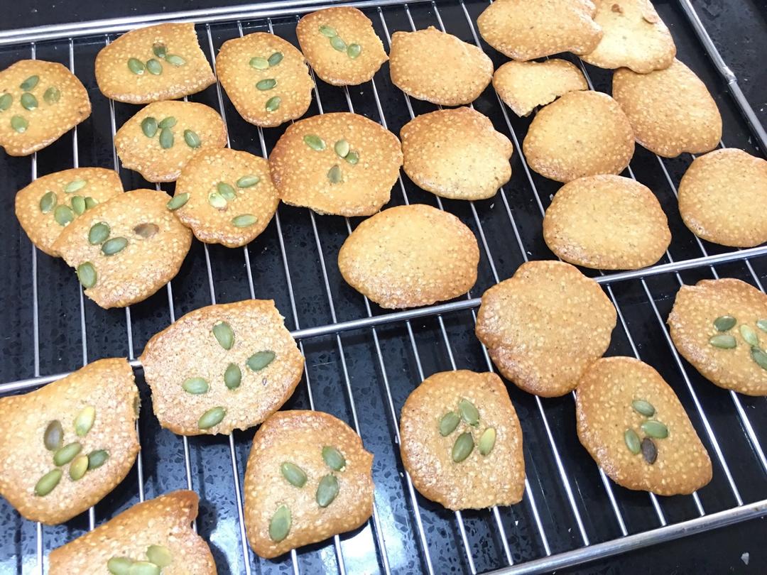 芝麻薄脆蛋白饼干