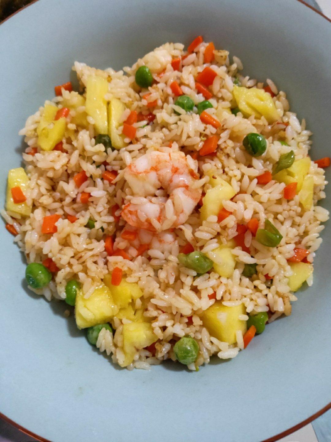 虾仁菠萝炒饭