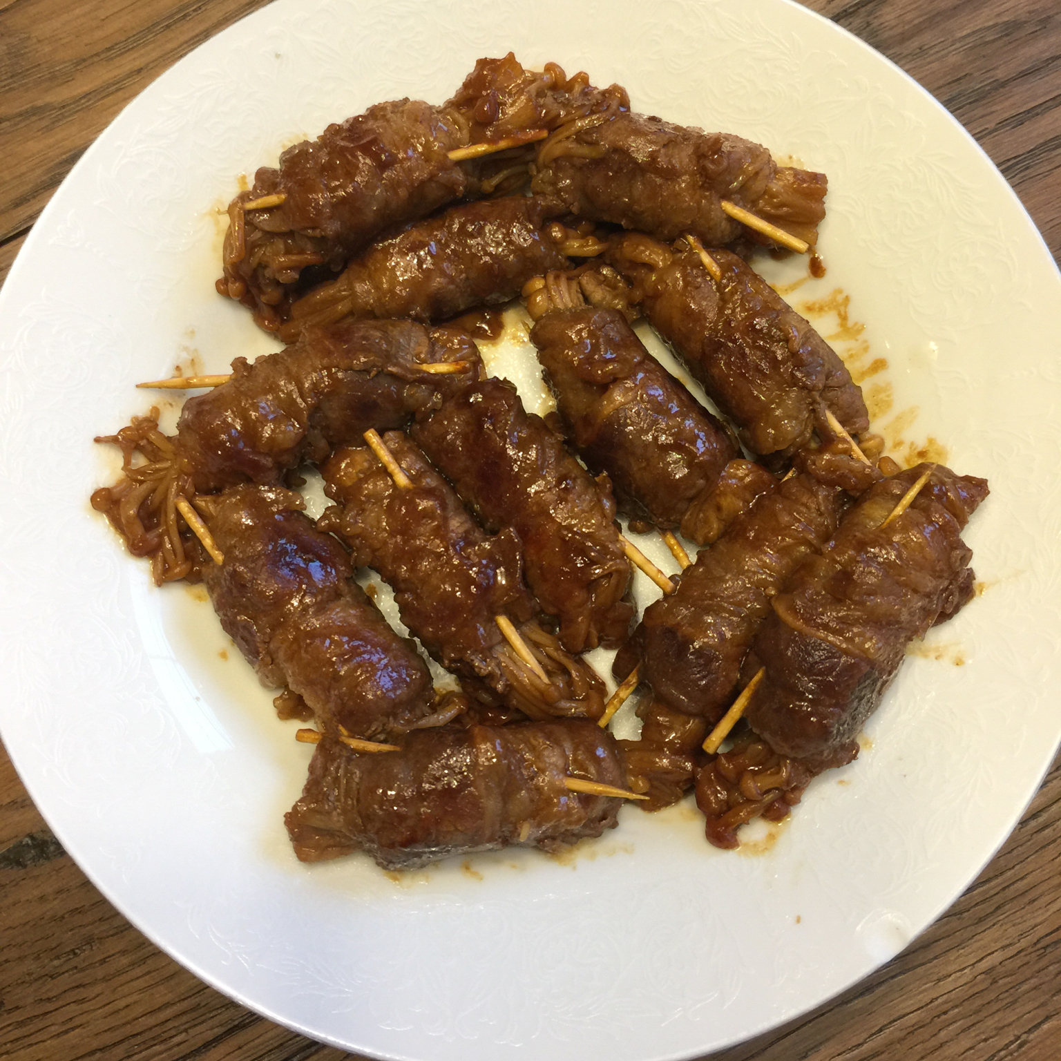 五花肉卷金针菇