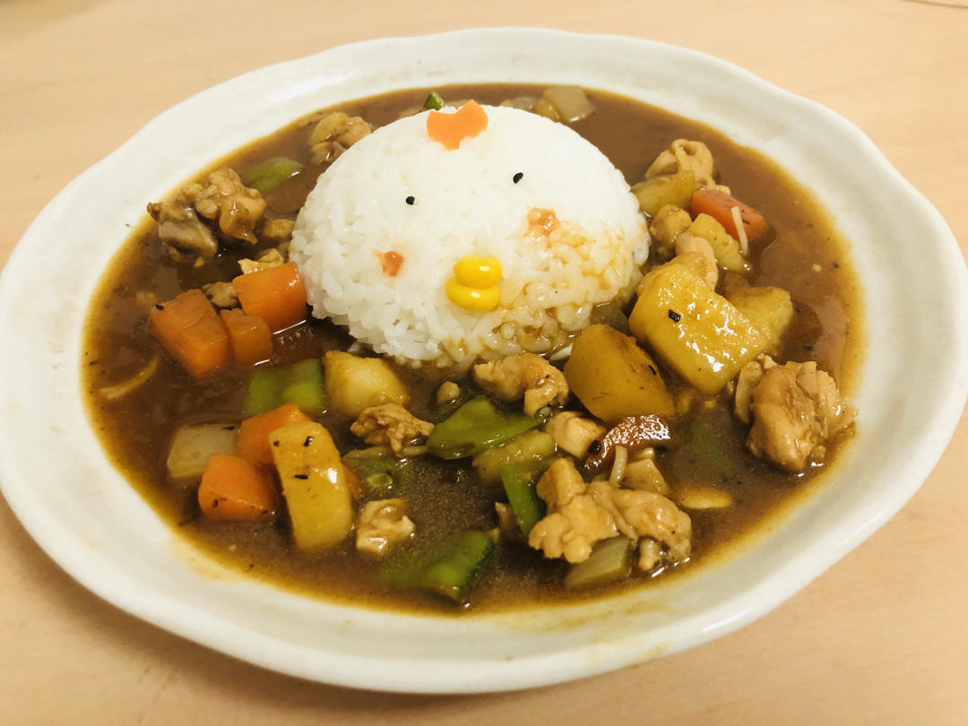 人见人爱花见花开🐤         三只小鸡日式咖喱饭