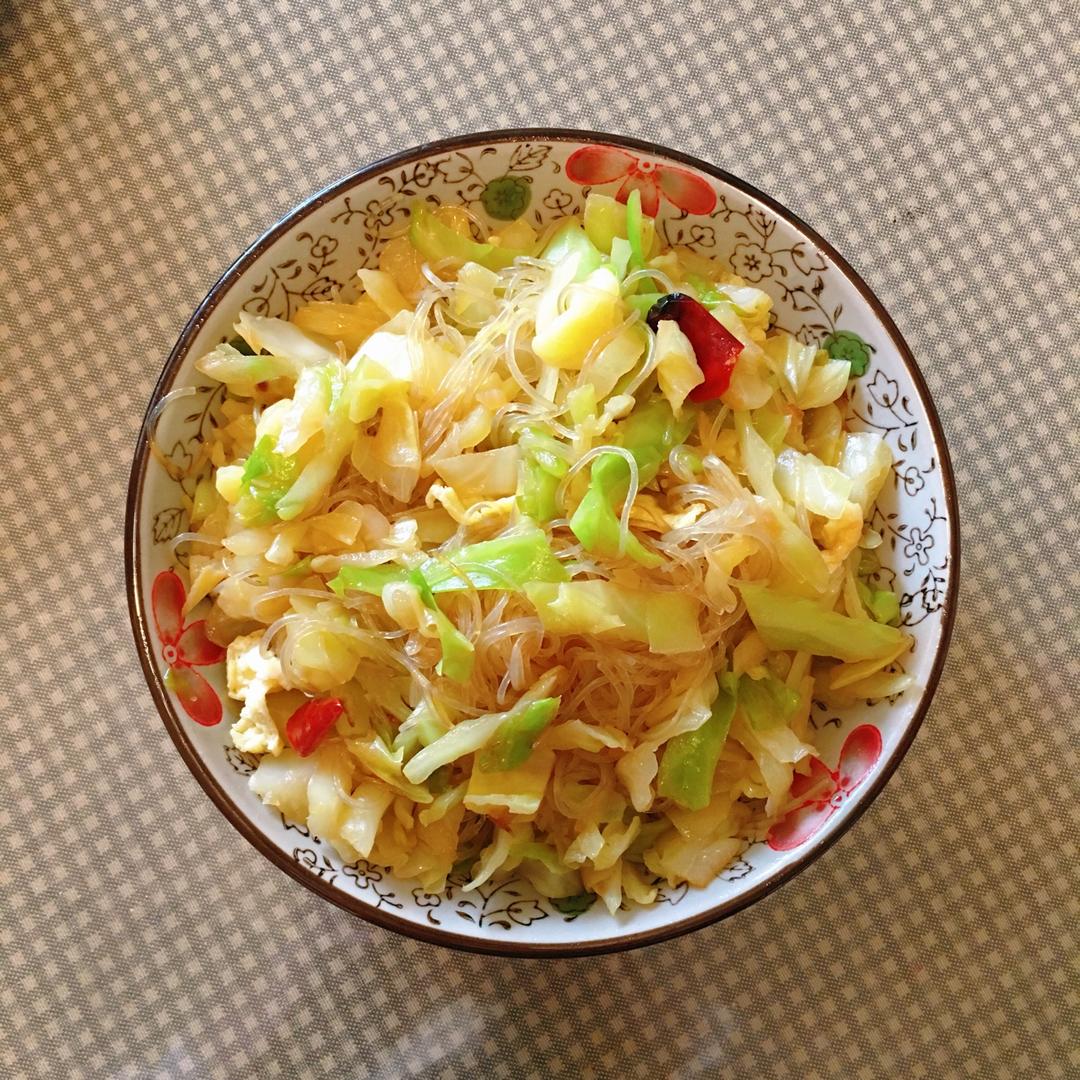 包菜粉丝炒鸡蛋