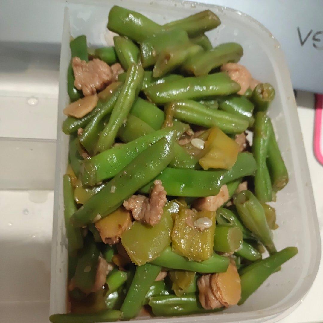 炒肉就得嫩—豆角炒肉（四季豆）