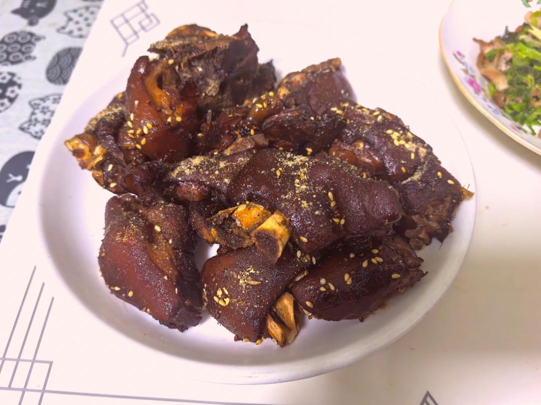 香酥烤猪蹄