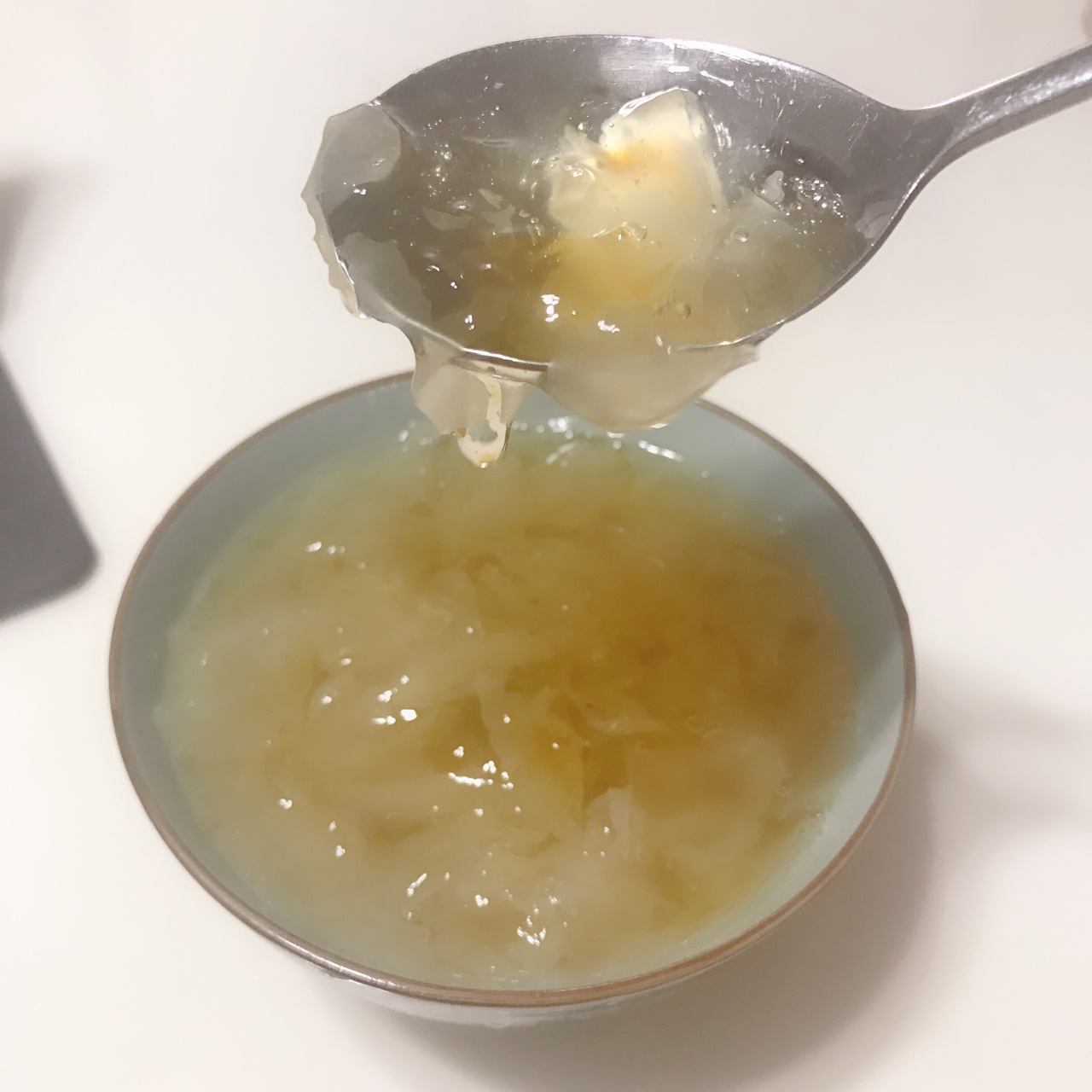 皂角米桃胶炖银耳糖水