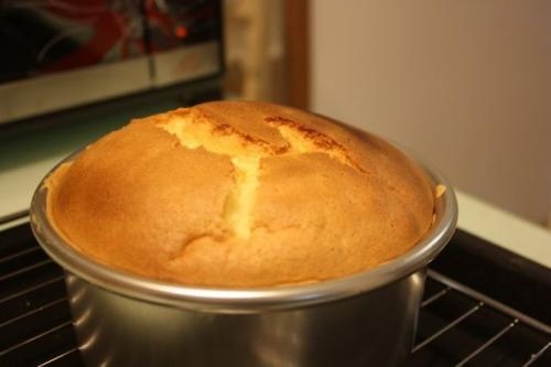 椰浆蛋糕（戚风蛋糕做法）的做法 步骤9