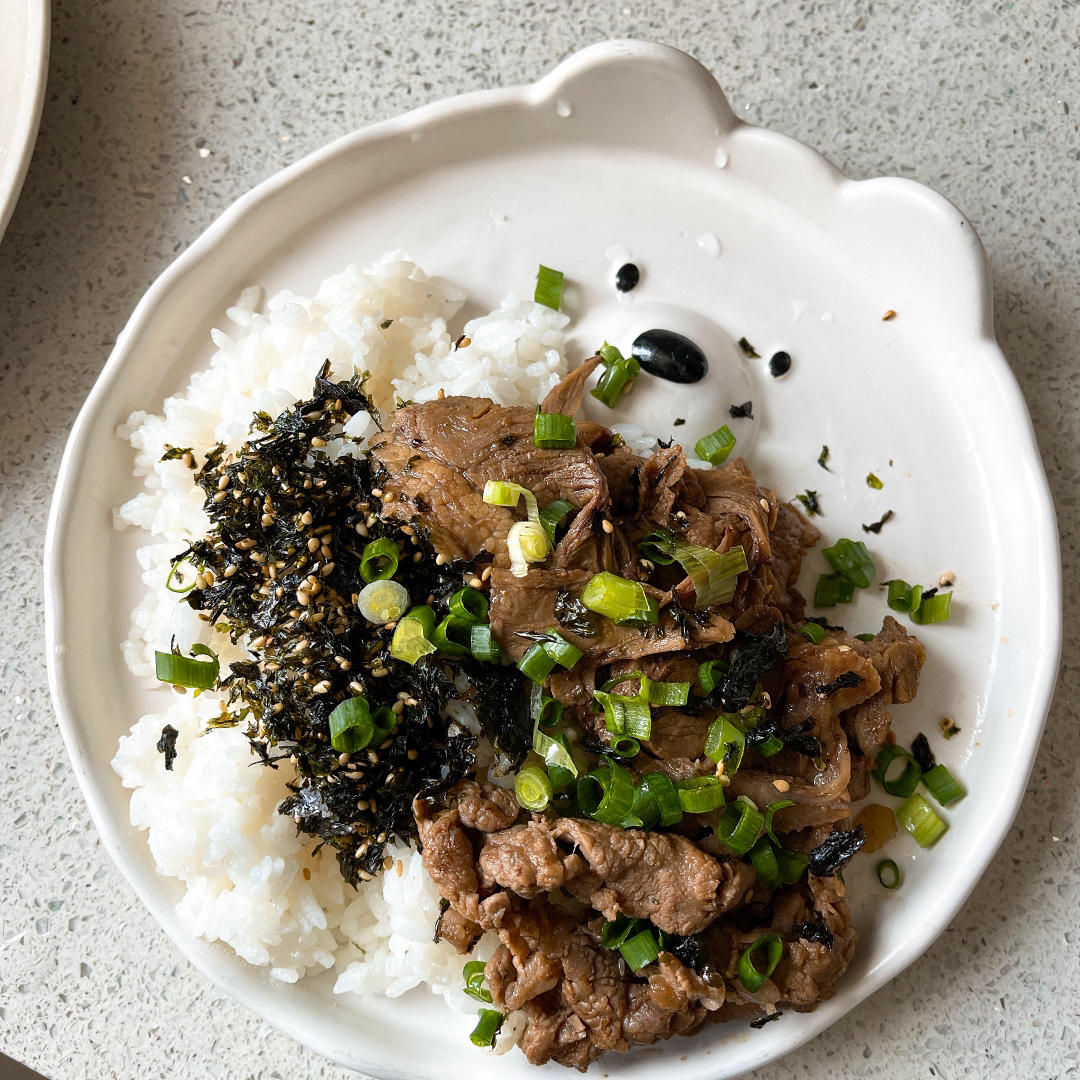 一口销魂的牛舌饭～超快手的～肥牛饭