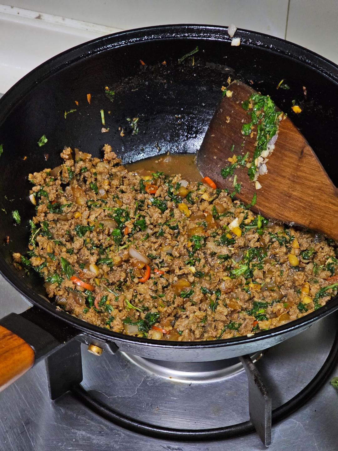 泰式打抛牛肉/猪肉碎饭