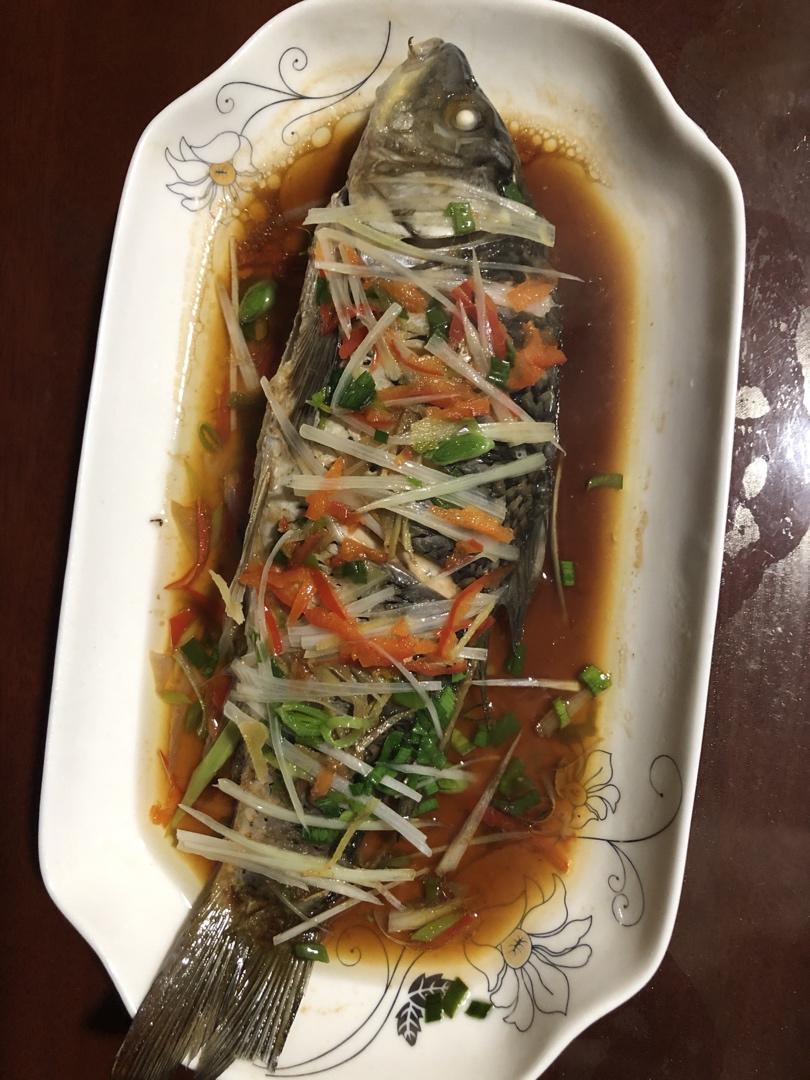 清蒸鲫鱼灌肉-附切红椒丝步骤