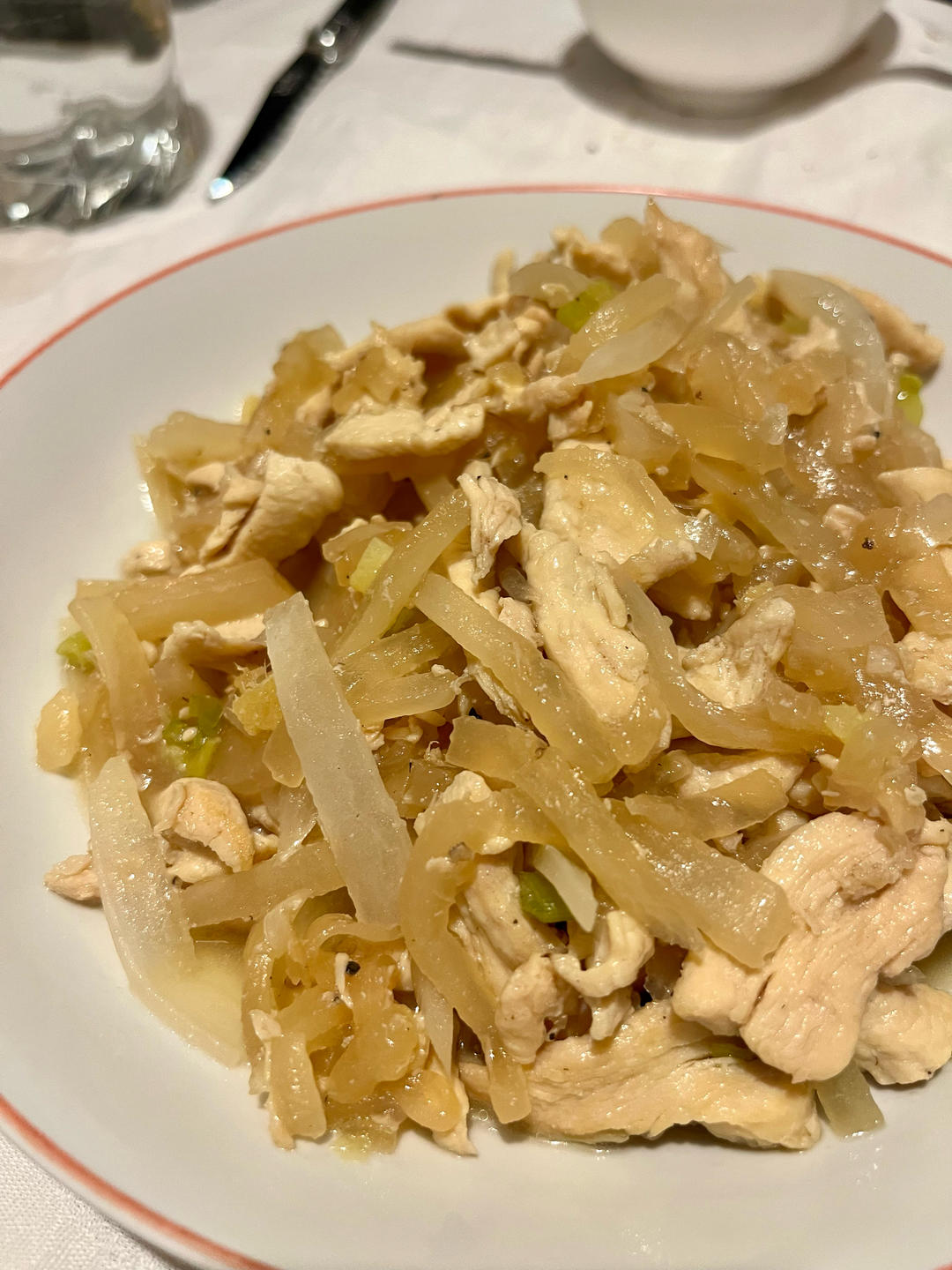 萝卜烩鸡胸肉-鲜