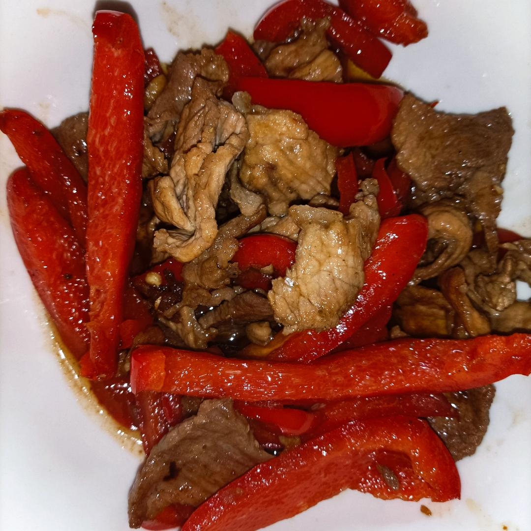 彩椒炒肉（柿子椒炒肉）