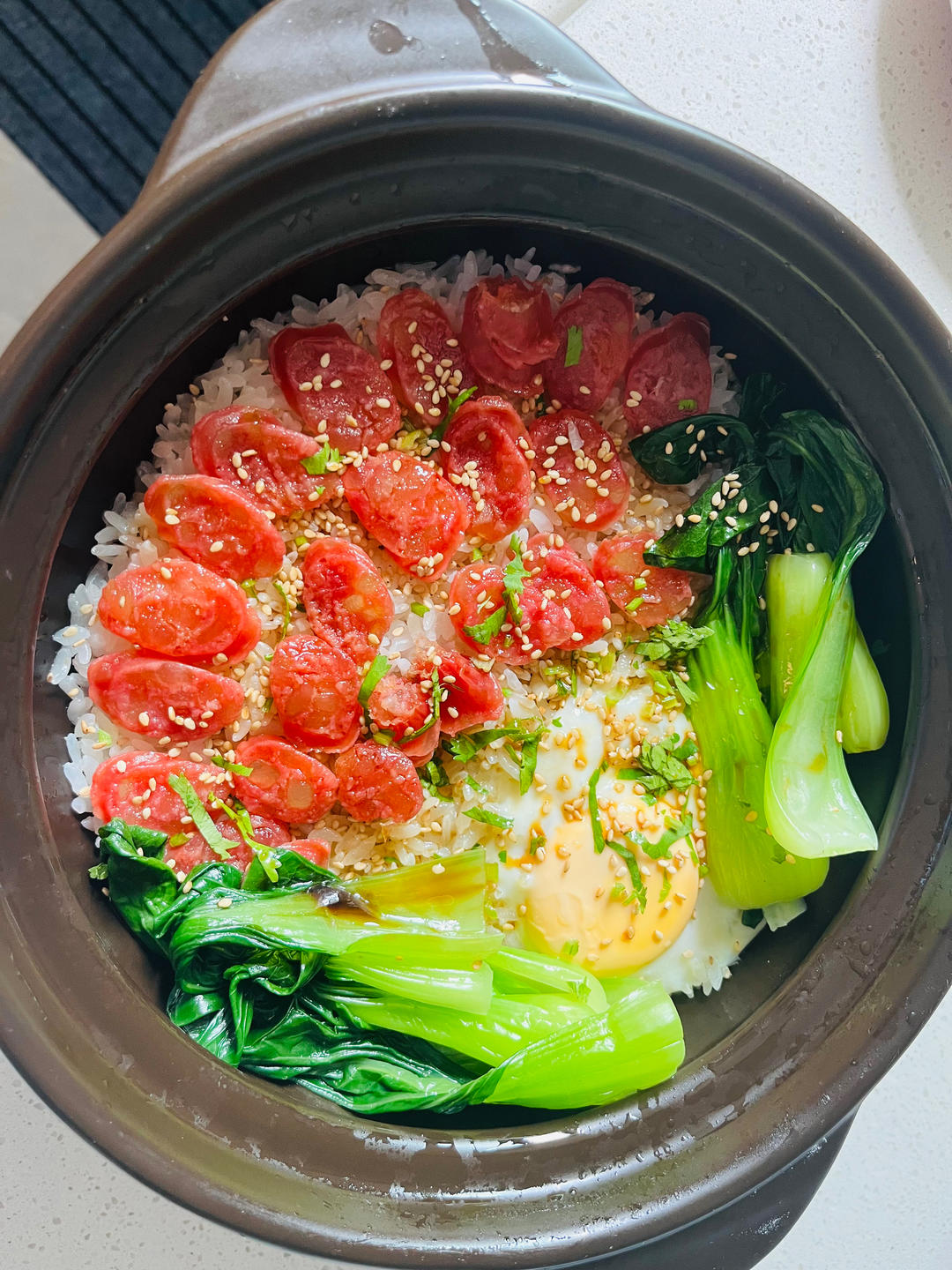 广式腊味煲仔饭