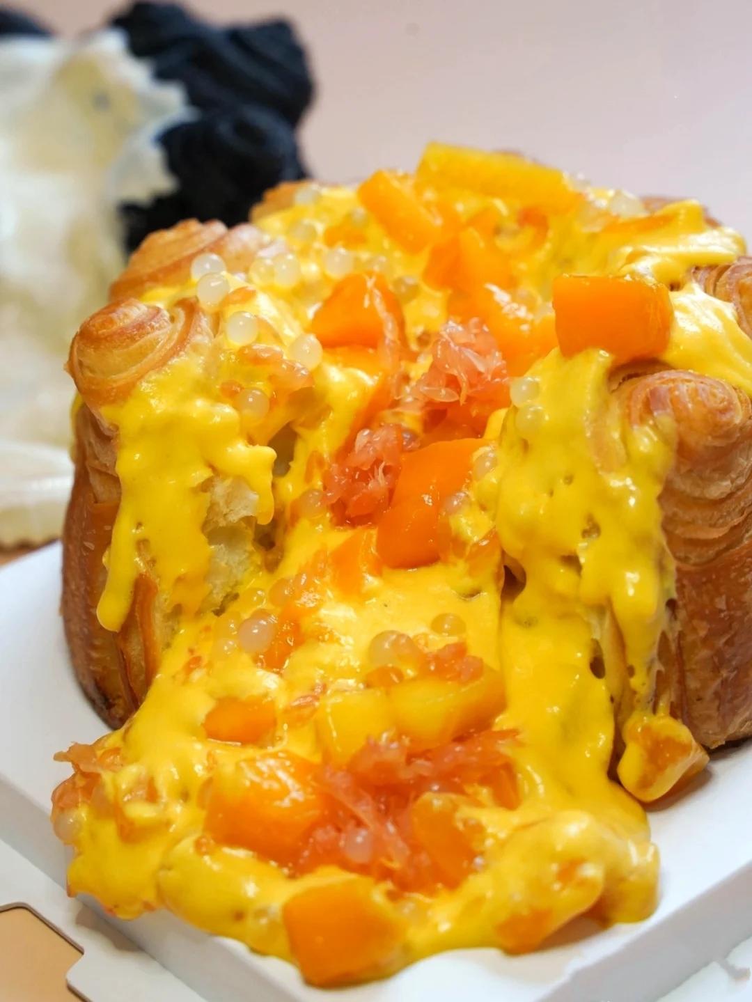 杨枝甘露火山爆浆面包