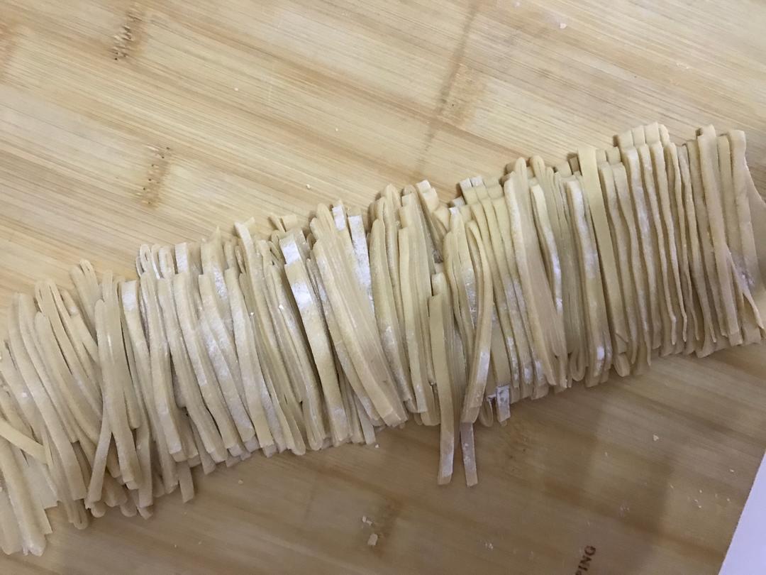 鸡蛋手擀面