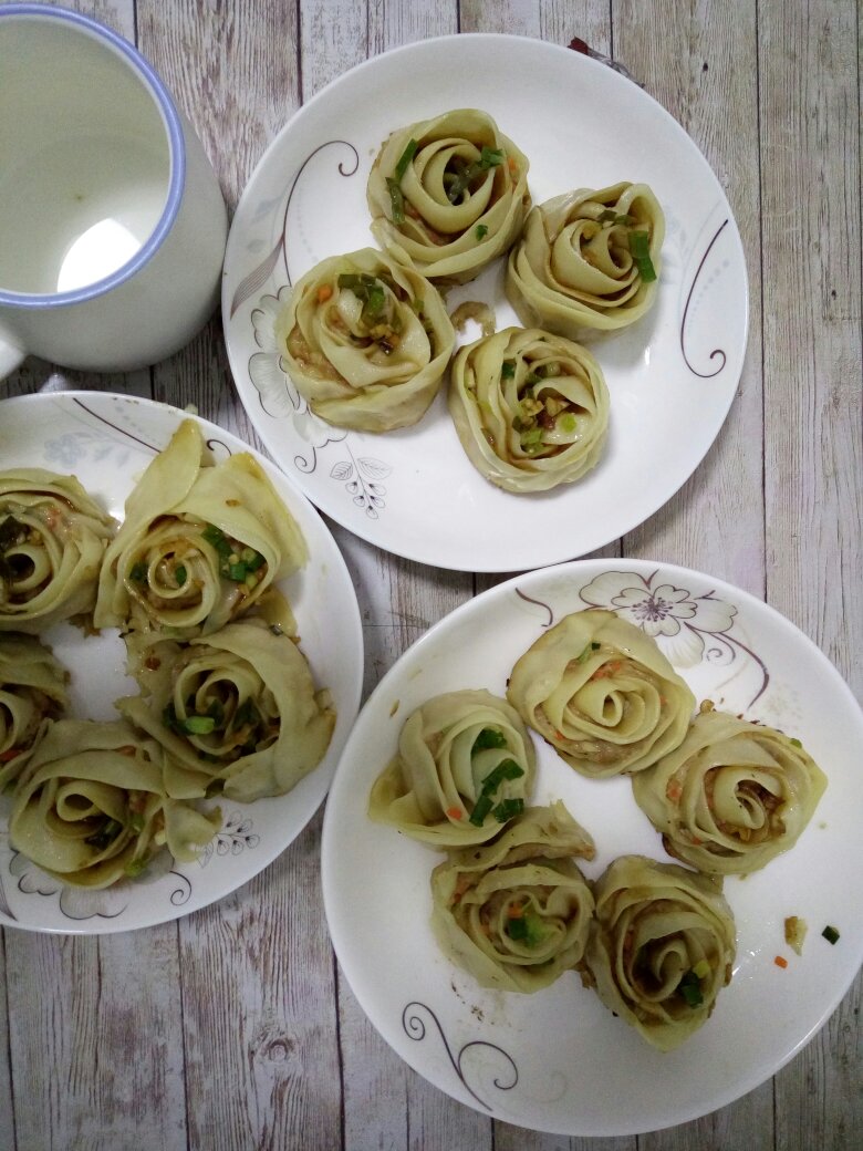 好看又好吃的《花式玫瑰煎饺》，据说这才是饺子的正确打开方式