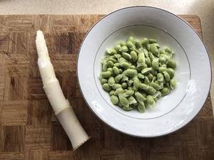 扁笋毛豆汤的做法 步骤1