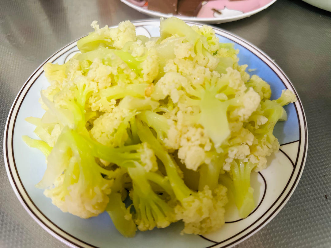清爽快手｜轻蒜炒菜花的做法