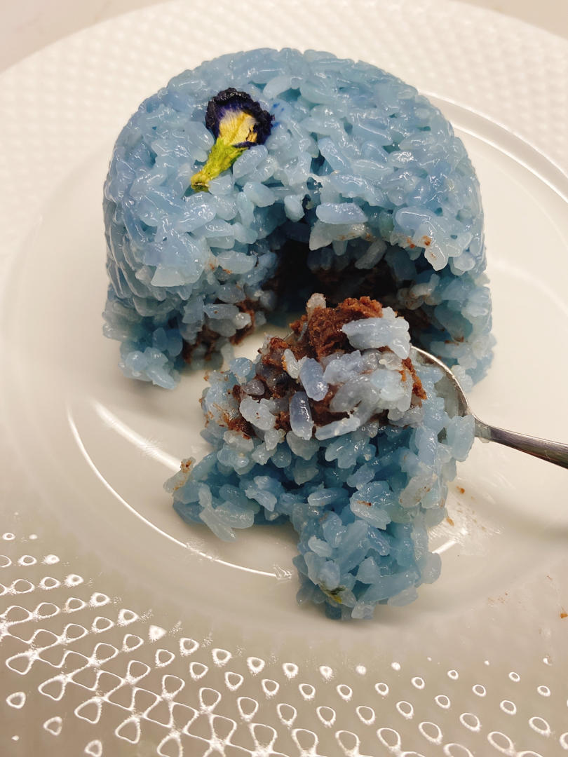 高颜值的蝶豆花豆沙八宝饭
