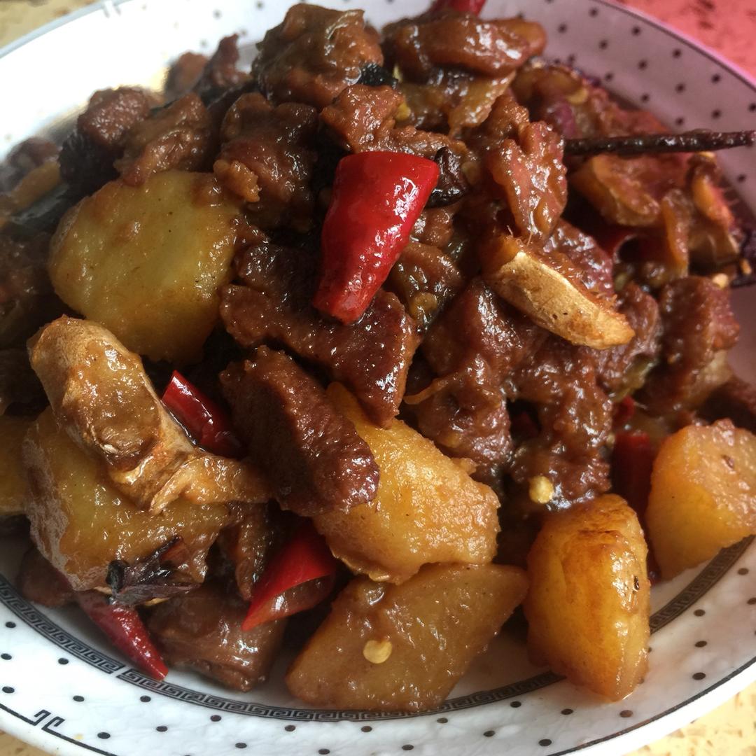牛肉烧土豆