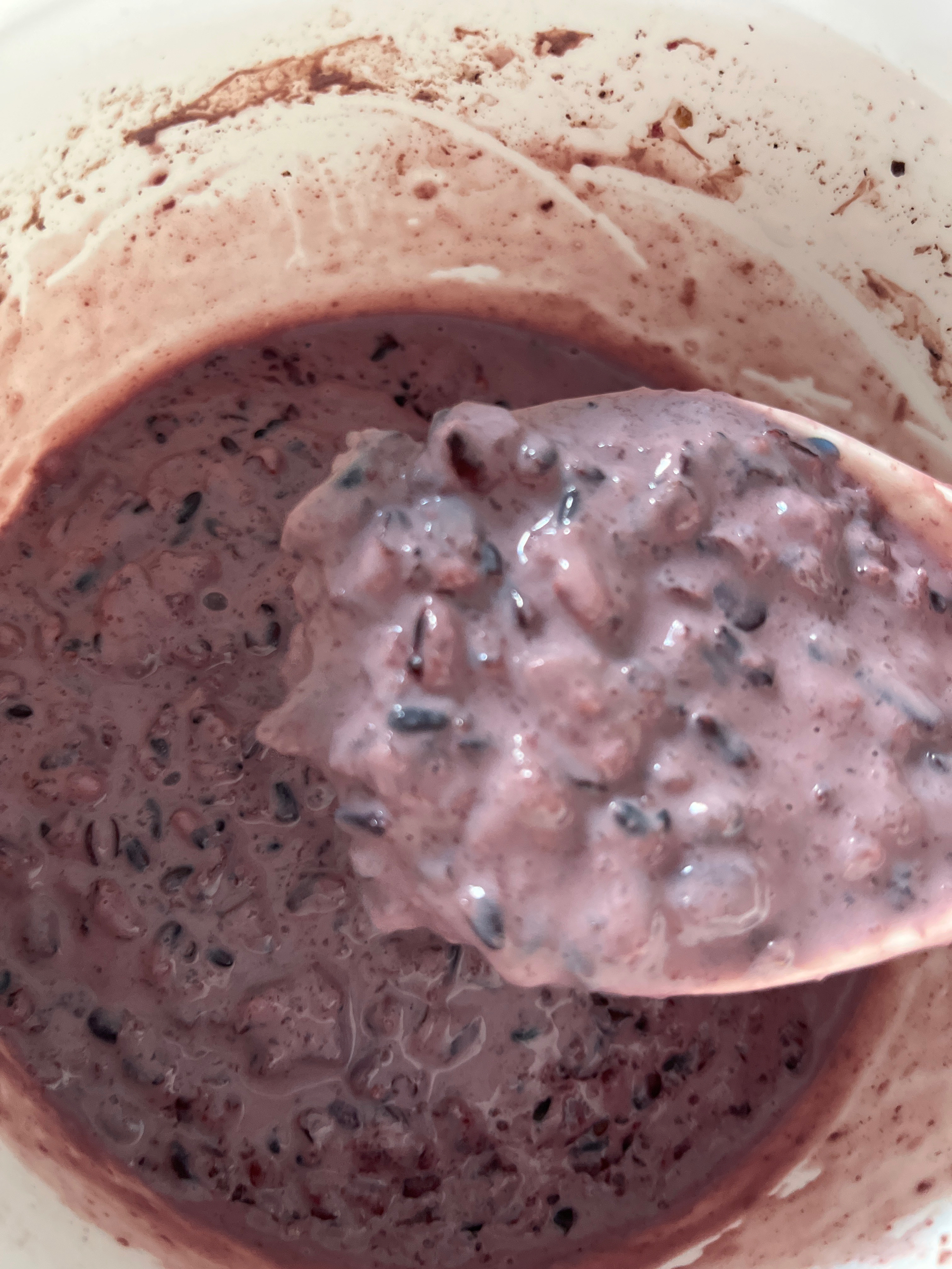 微波炉牛奶紫米粥的做法