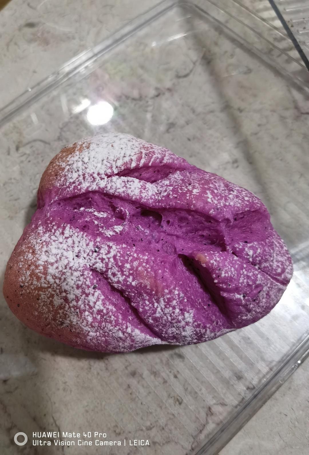 火龙果奶酪软欧包