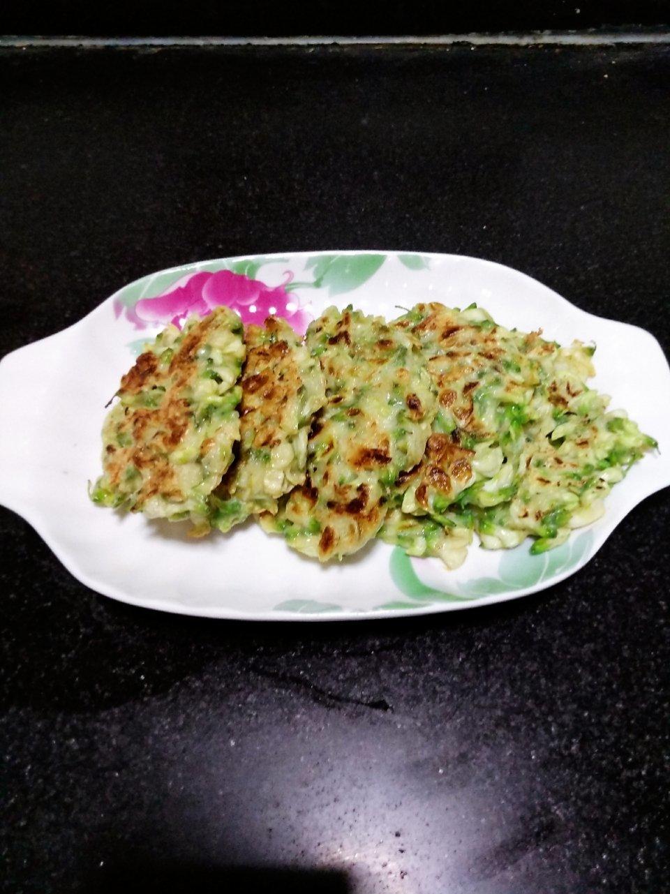 槐花鸡蛋饼～春天的味道