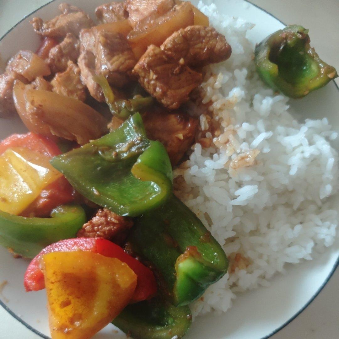 彩椒炒肉（柿子椒炒肉）