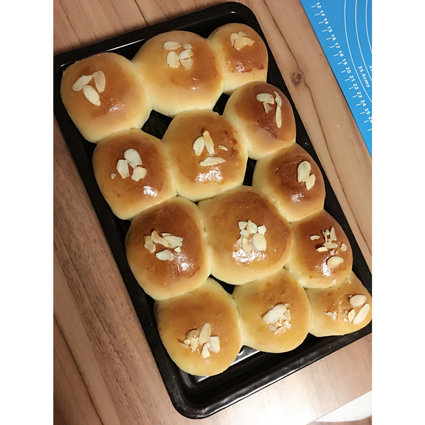 牛奶红豆小餐包