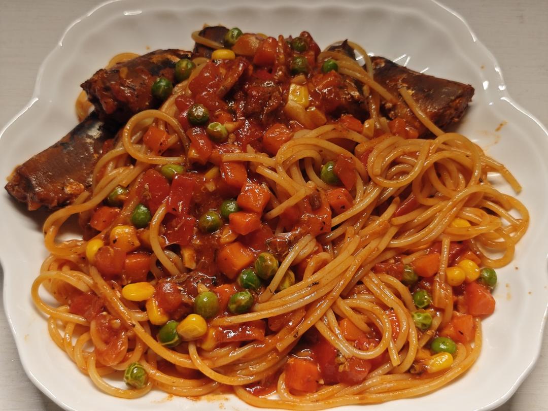 简易快手一人食🍝番茄金枪鱼意面
