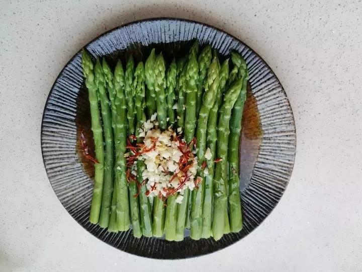 鲜味油淋芦笋