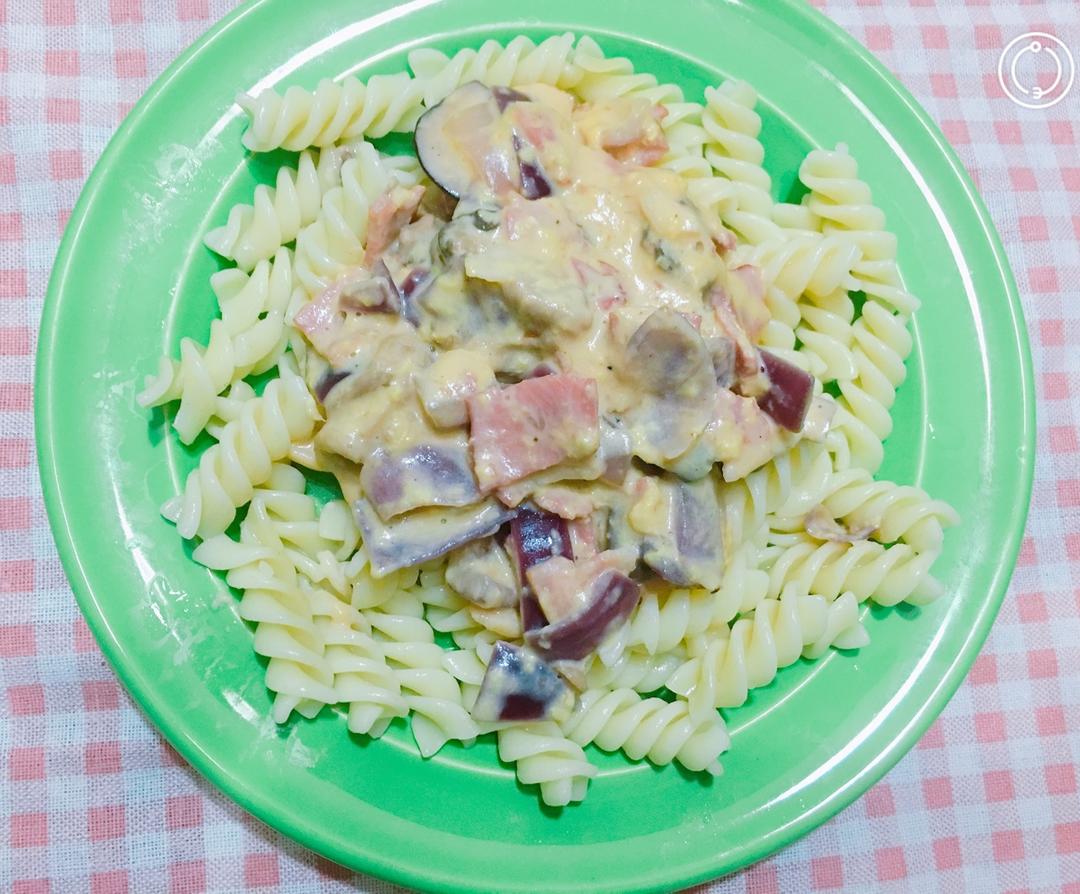 超简单的奶汁培根意面Carbonara