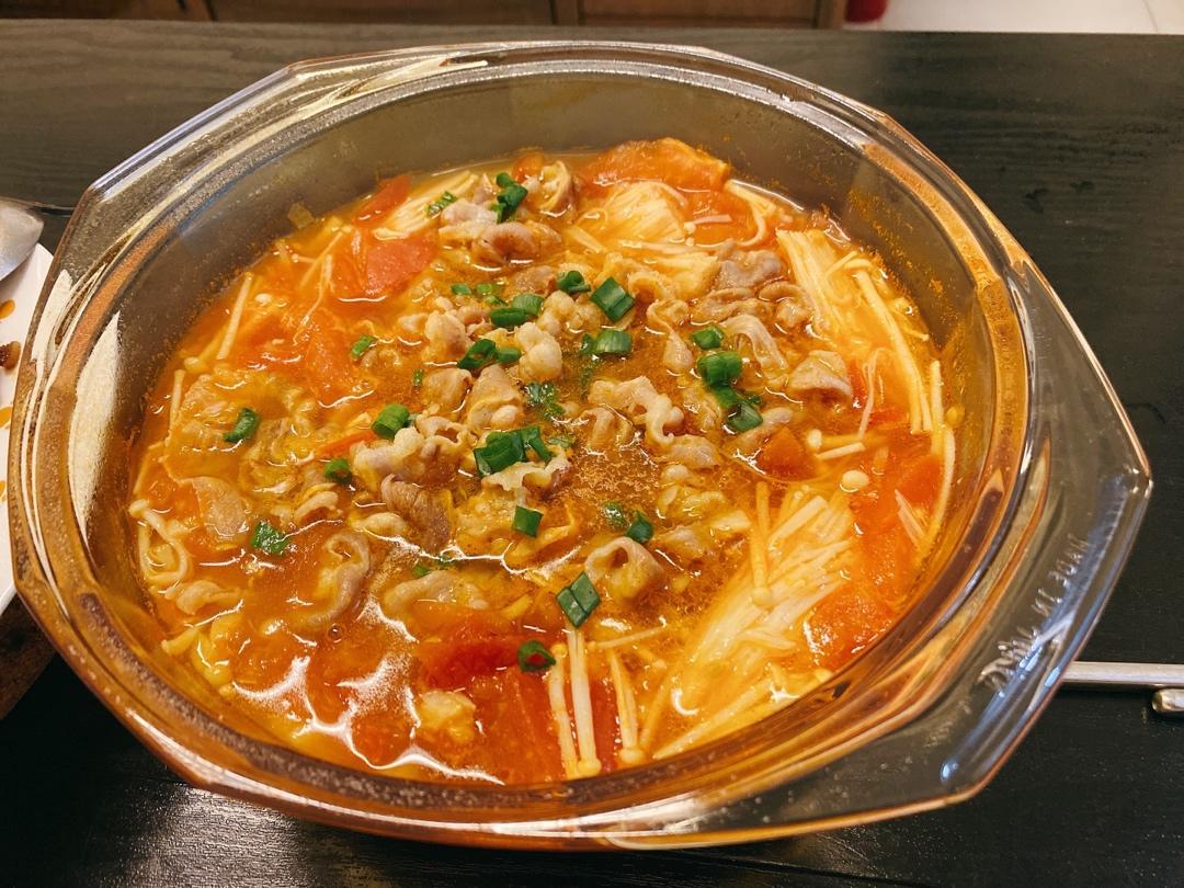 金针菇肥牛番茄锅