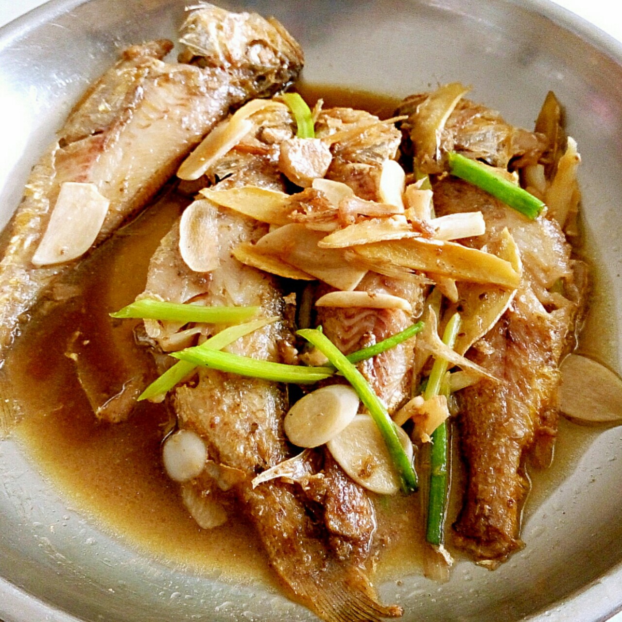 红烧黄鱼—鱼皮不破的小窍门